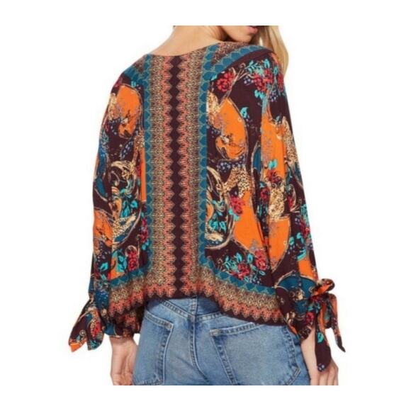Free People Catch Me If You Can XS Top Deep V Paisley Boho Bat Wing Sleeve - Picture 4 of 9